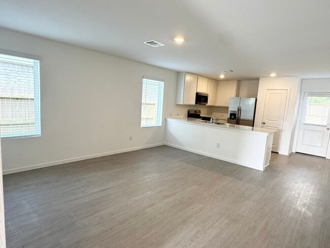 Photo - 31509 Pianella Ln