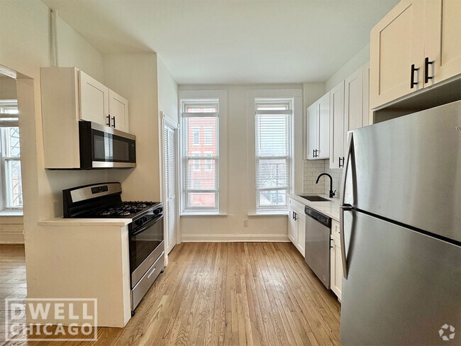 Building Photo - 1362 N Bosworth Ave Unit 3B Rental