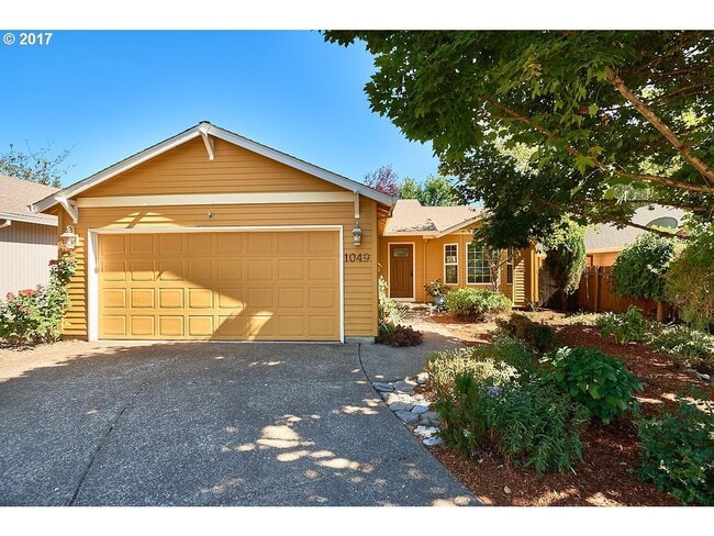 Building Photo - Lovely 3 Bed, 2 Bath Home in Dundee- Walking Distance to New Elementary School!