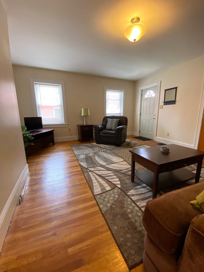 520 W 3rd St Unit 1