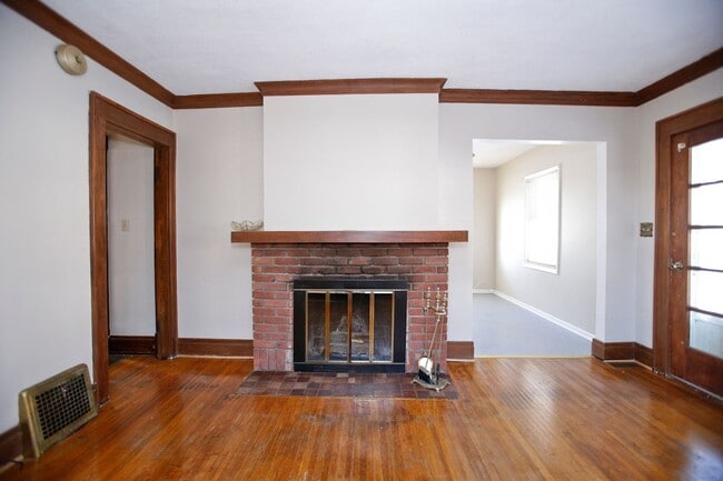 Photo - BEAUTIFUL SINGLE FAMILY MOVE-IN READY!!!