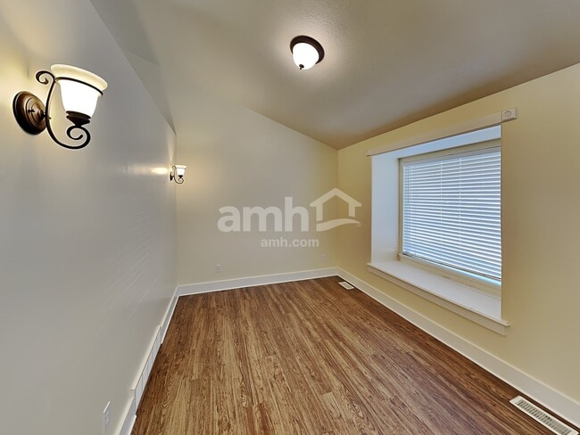 Photo - 4915 W 150 N