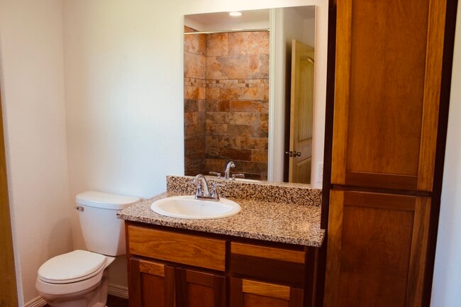 Photo - 1103 E Alamo St