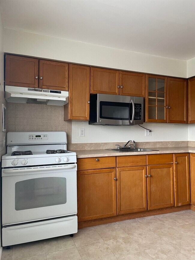 Photo - 1441A 68th St Apartment Unit A