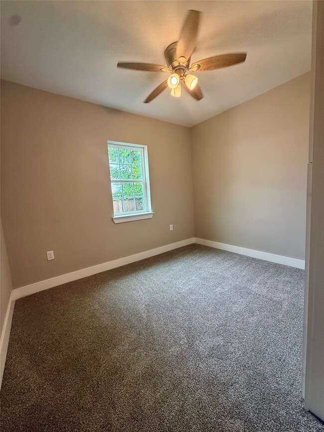 Building Photo - 1816 Ryon St