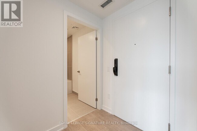 Photo - 28 Ann St Unité 916