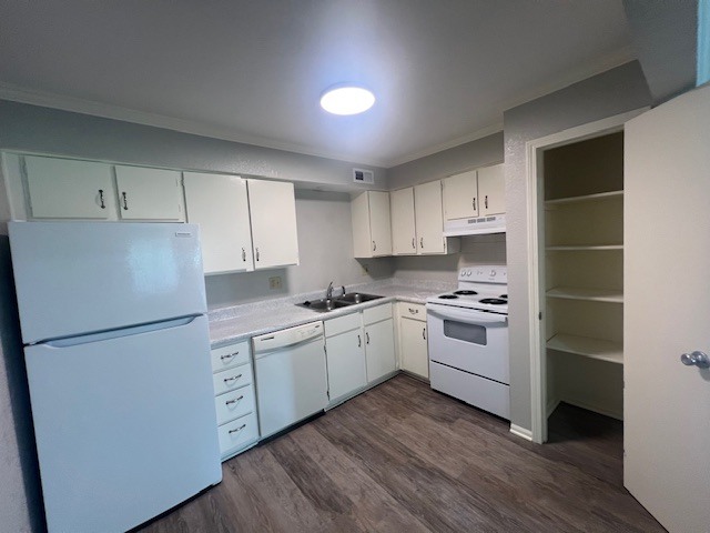 1 Bedroom - Kitchen