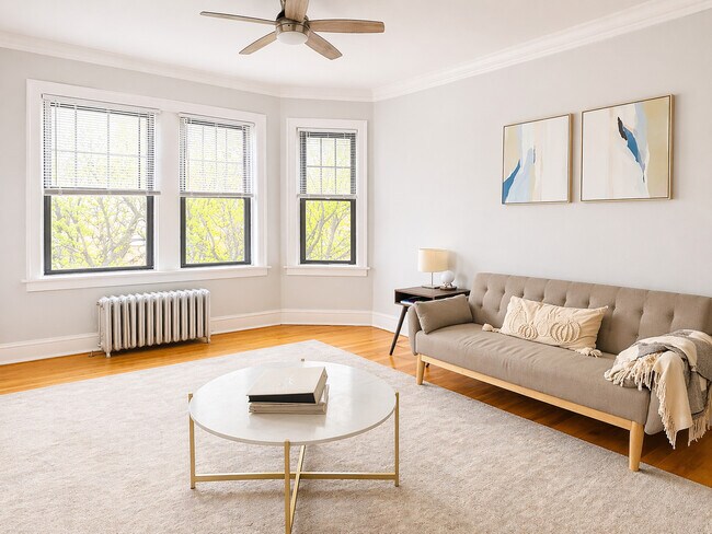 Photo - 3600 N Claremont Ave Unit A3