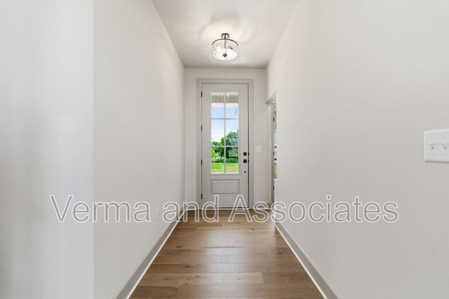 Photo - 1041 Whistler St