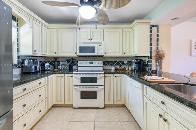 Photo - 96000 Overseas Hwy Unidad W44 Rental