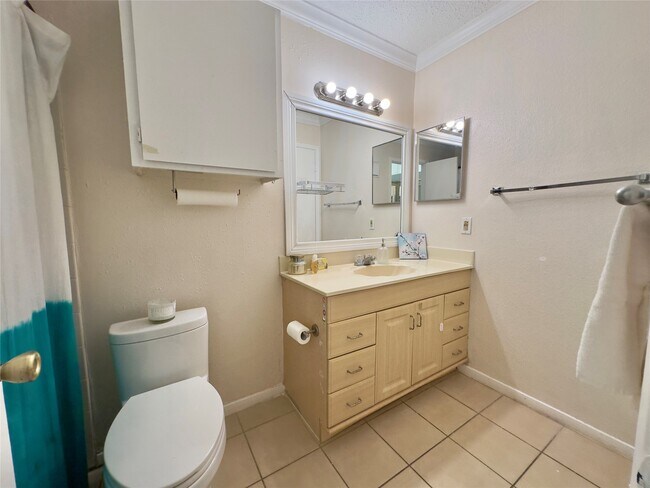 Photo - 2121 Hepburn St Unit 1110