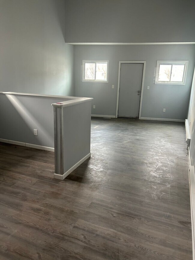 Photo - 2 bedroom Apartment Lakeshore/E. 185 Unit 1