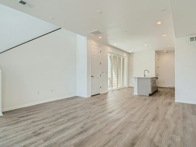 Photo - 9671 Truckee St