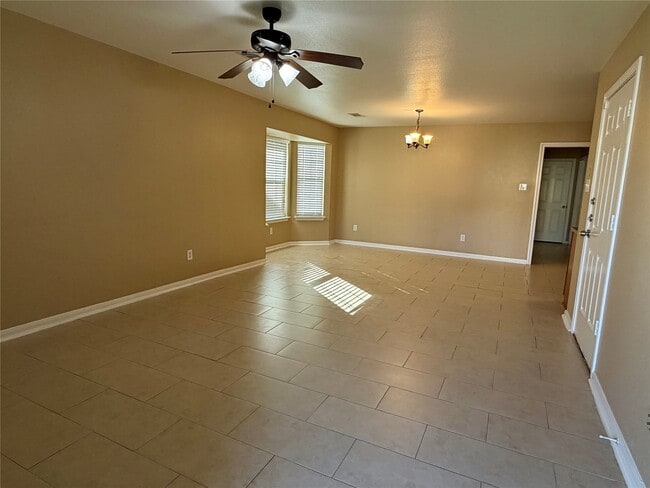 Photo - 2401 24th St N