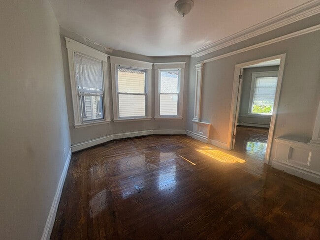 Building Photo - 359 Sherman Ave Unit 2