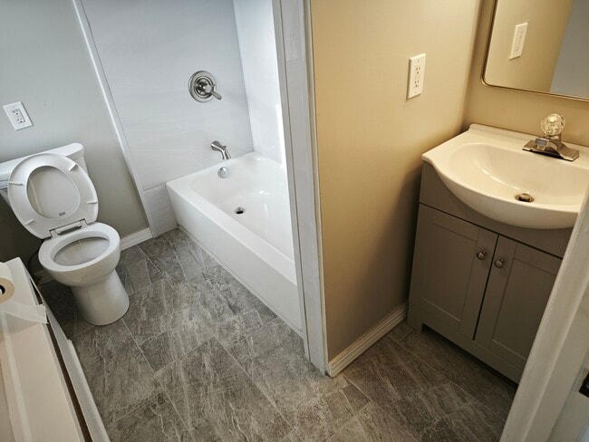 Photo - 612 W Garrison St