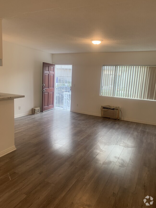 Building Photo - 1812 N Mariposa Ave Rental