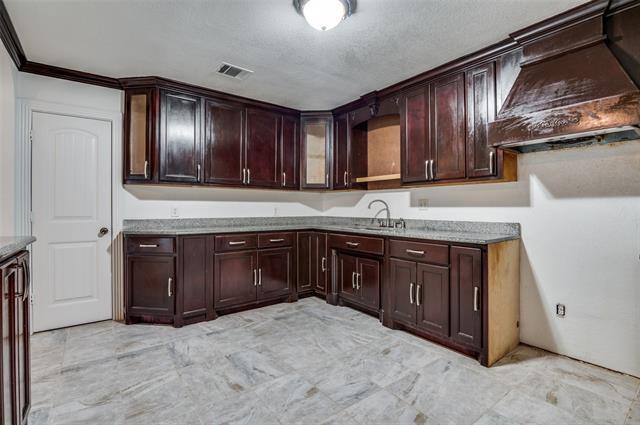 Photo - 568 W Hammond St