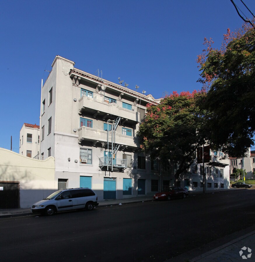 1500 James M blvd. de madera - 1500 James M Wood Blvd