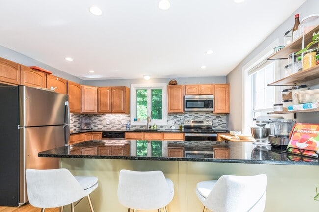 Photo - 12 Woodside Dr