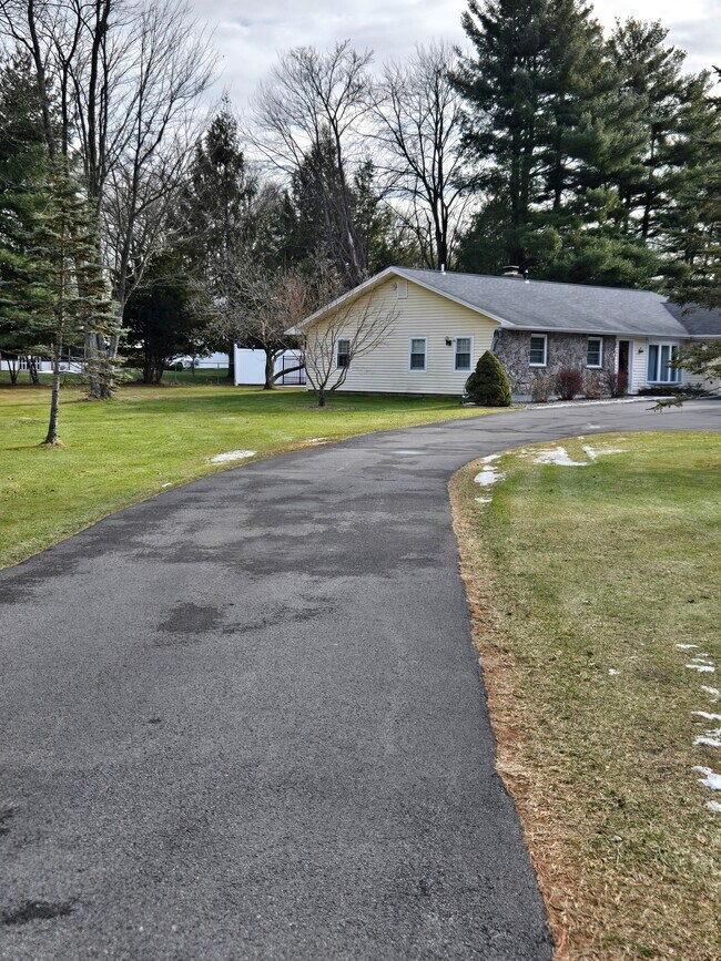 Photo - 7 Bedford Dr Unit Apt. 1