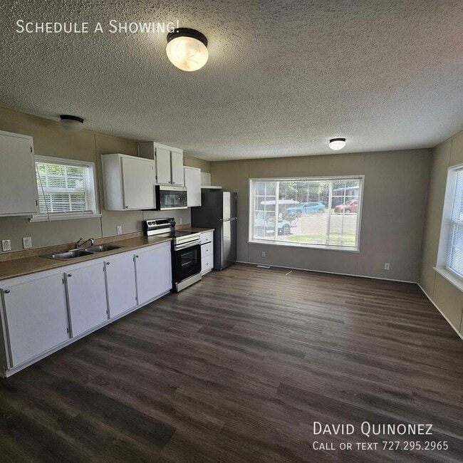 2737 W Washington Center Rd