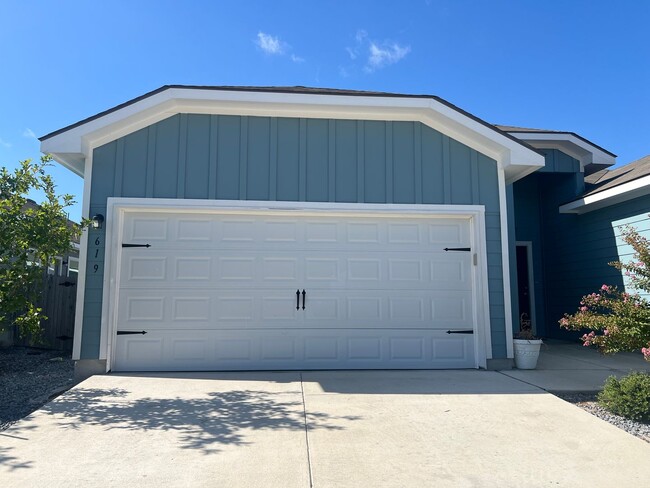 Photo - Luxury 3/2 Duplex in Seguin, Texas