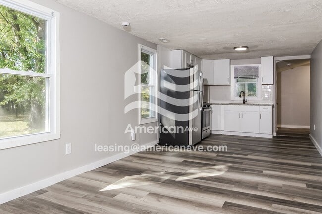 Photo - 2115 Tanner Ave SW