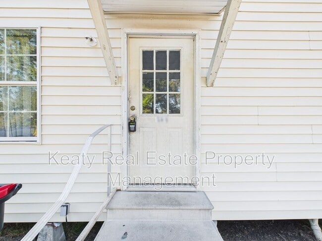 Building Photo - 111 Sternberg Dr