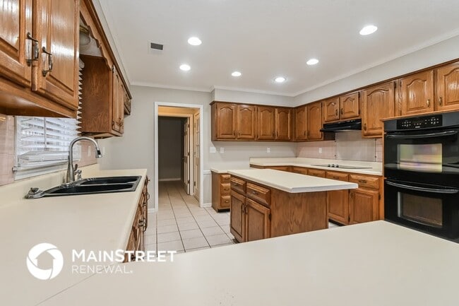 Photo - 2231 Oak Hollow Ln