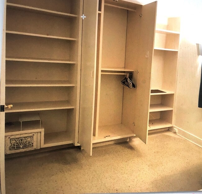 Photo - 1917 N Oxford Ave