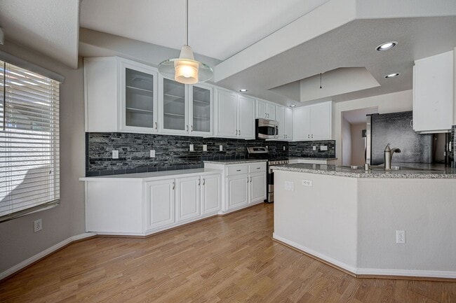 Photo - 472 Staghorn Pass Ave