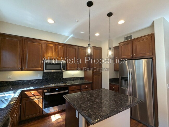 10521 Zenor Ln