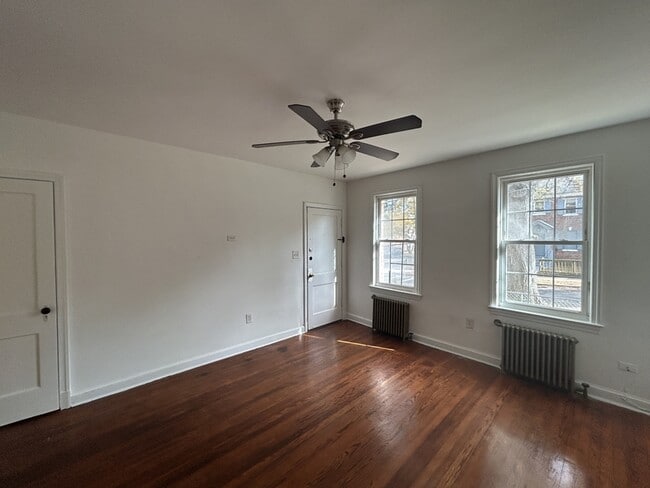 Photo - 1601 18th St SE