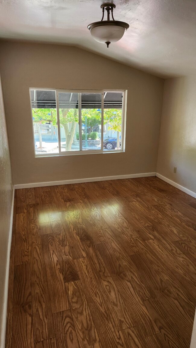 Photo - 225 N Cloverdale Blvd Unit 2