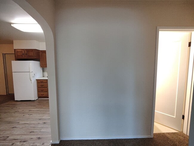 Photo - Cozy 2x1 garage, with workshop, and AC