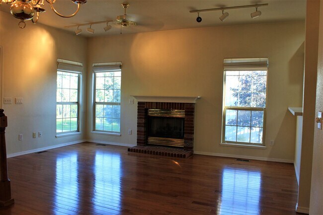 Photo - 6990 Los Reyes Cir