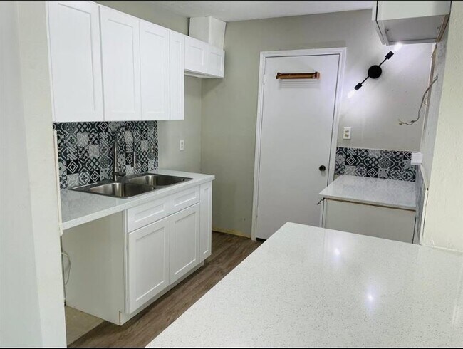 Building Photo - 9550 Deering Dr Unit 408 Rental
