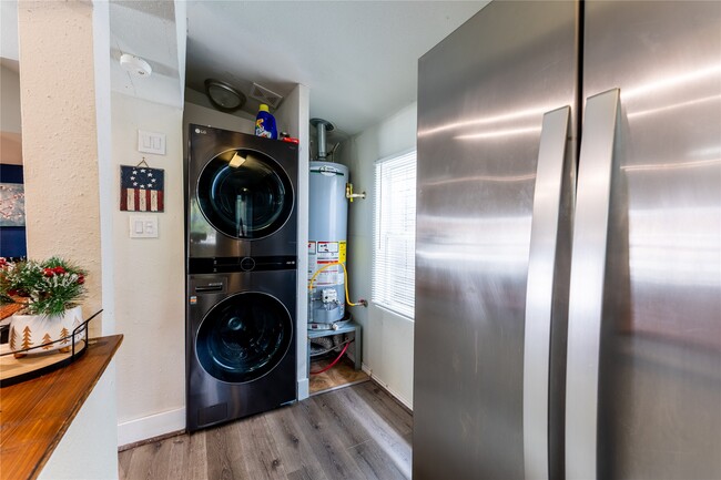 Photo - 2010 Caplin St