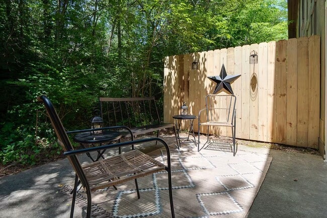 116 Arcadia Ln