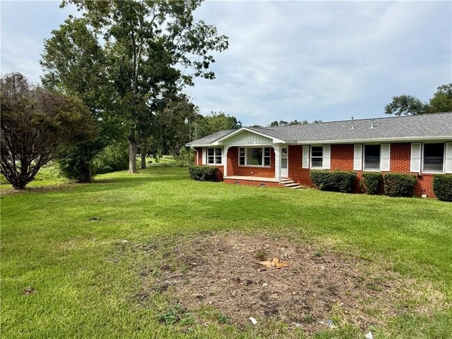 5520 Helen Dr