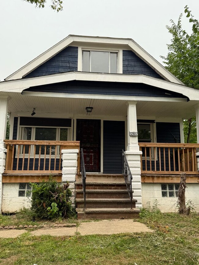 Building Photo - 4bd Single Section 8 *1/2 OFF SECURITY DEPOSIT SPECIAL*