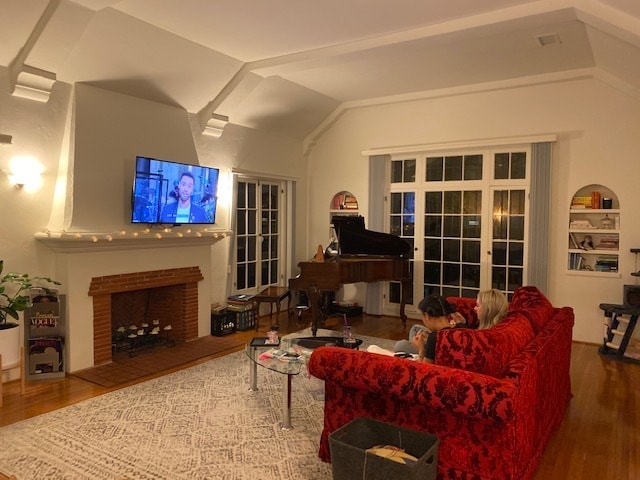 Living room - 4026 Ingraham St