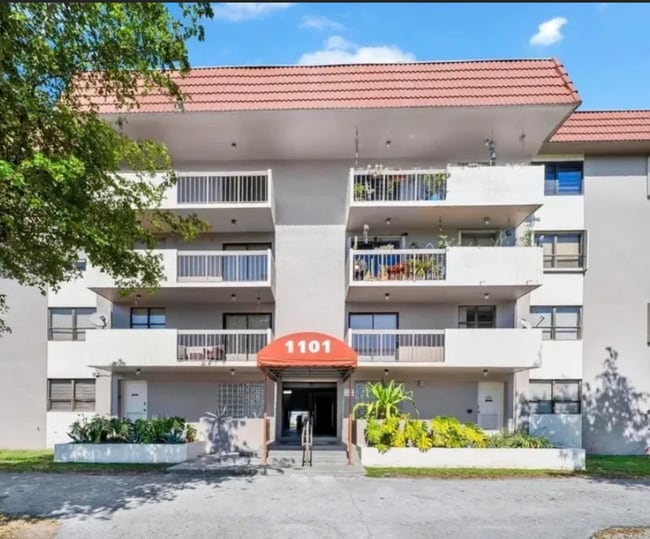 Building Photo - 1101 SW 122nd Ave Unit Prime location near FIU!