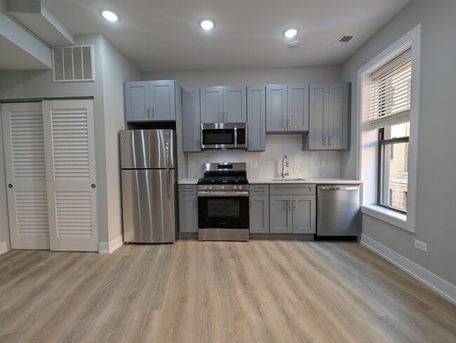 Photo - 437 W Belden Unit 1