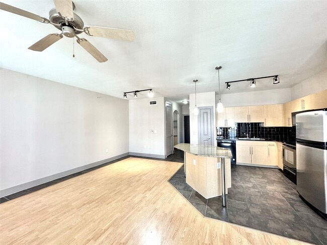 Photo - 3660 Richmond Ave. Unit 121
