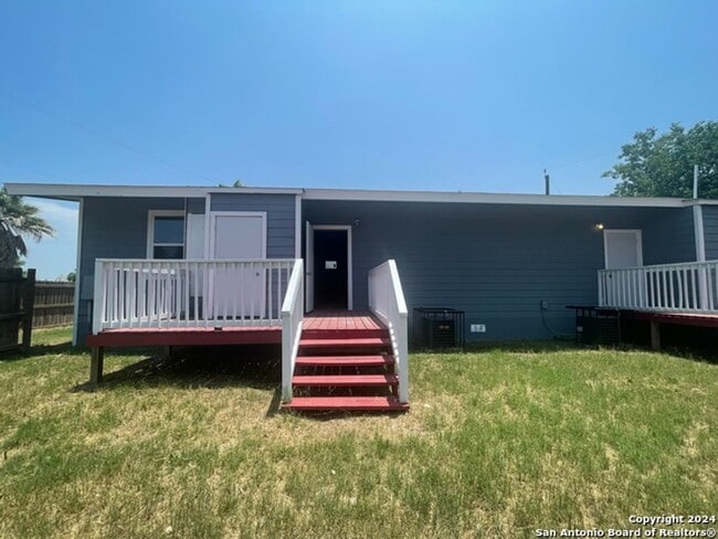 Building Photo - ALL BILLS PAID!!! NICE 2 BEDROOM 1 BATH / CIBOLO, TEXAS