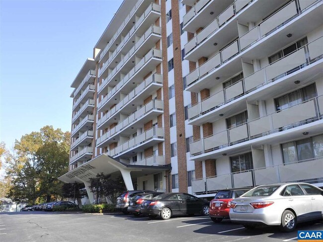 Building Photo - 1800 Jefferson Park Ave Unit 701