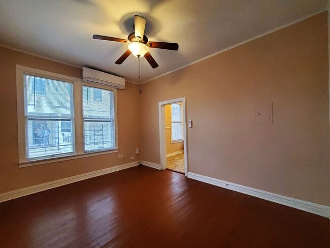 Photo - 1722 N Pine St Unit 2 (L)