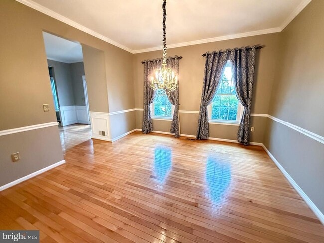 Photo - 15292 Surrey House Way